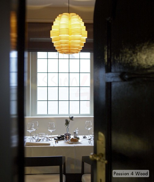 Bistro l' armagnac - Passion 4 Wood - Pendal lighting in wood veneer in restaurant above table - Glow 1